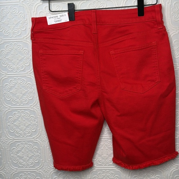 CHICO’S | Girlfriend 7" Fray Hem Denim Shorts, in MADEIRA RED, Size 4, NWT - Picture 9 of 9